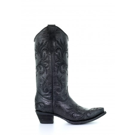 dark cowgirl boots